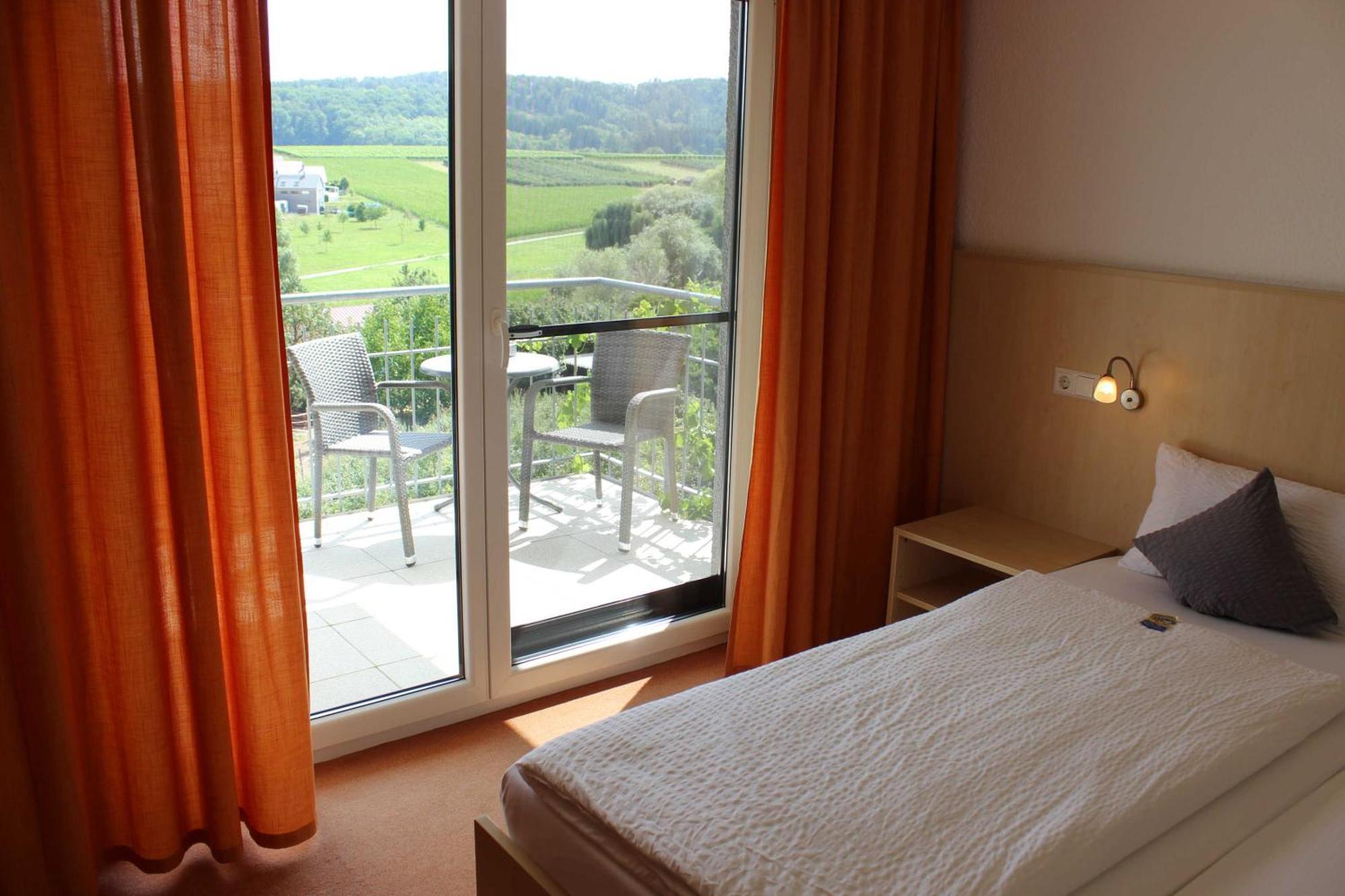Gaestehaus Zum Wolffenturm Lehrensteinsfeld Zimmer foto