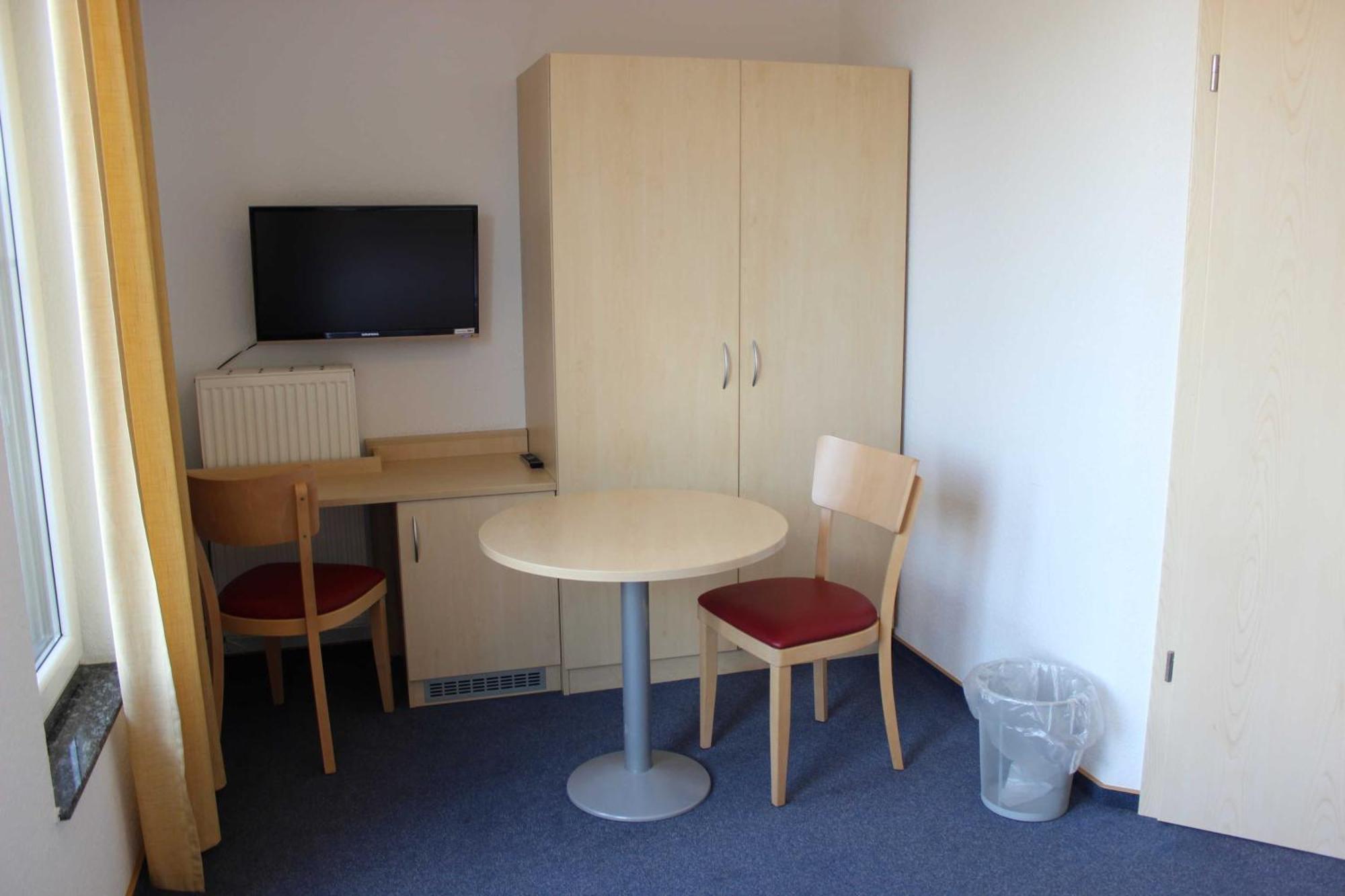 Gaestehaus Zum Wolffenturm Lehrensteinsfeld Zimmer foto