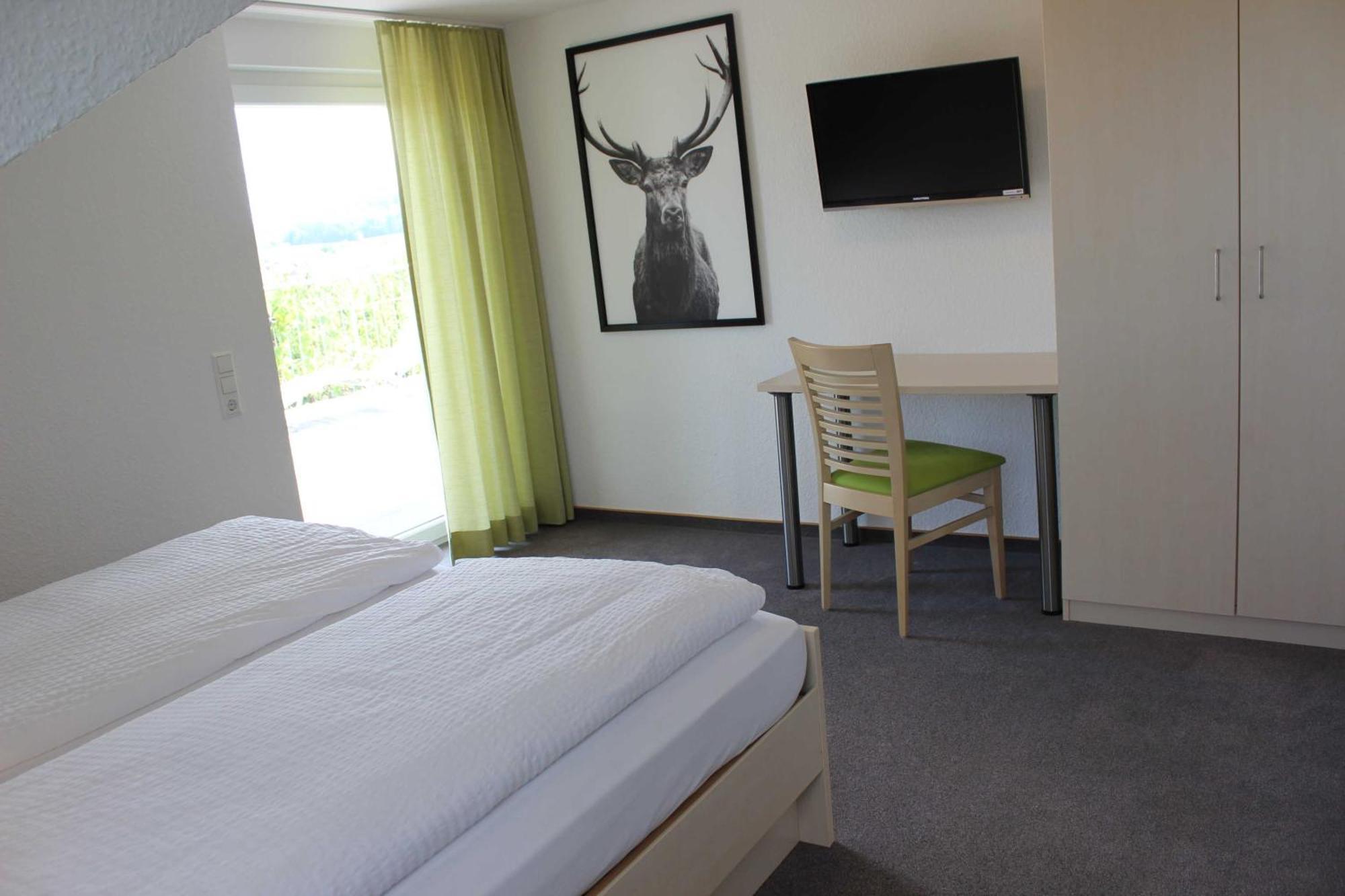 Gaestehaus Zum Wolffenturm Lehrensteinsfeld Zimmer foto
