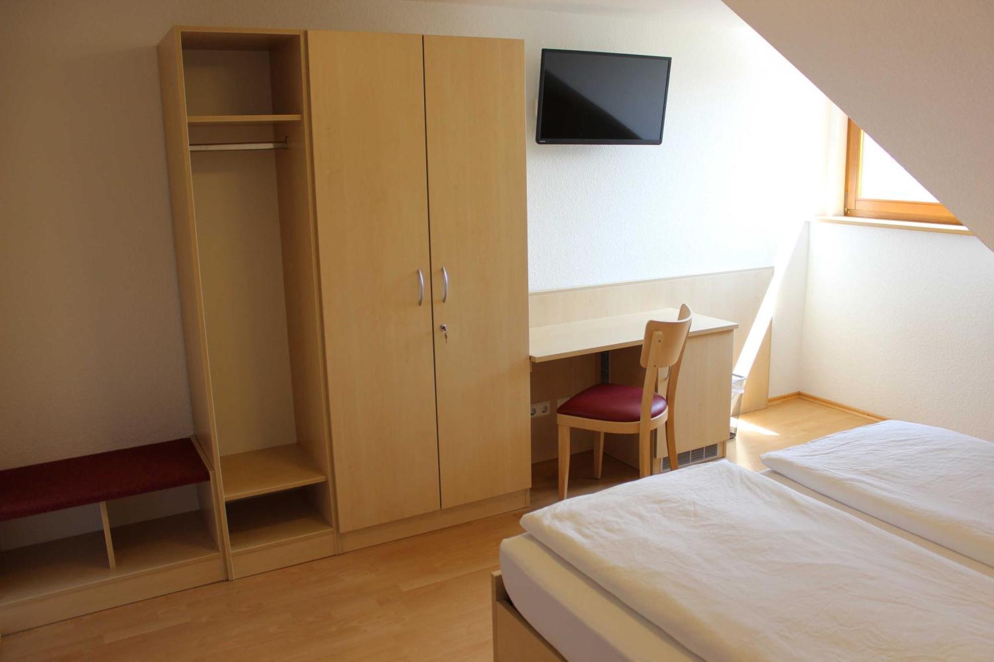 Gaestehaus Zum Wolffenturm Lehrensteinsfeld Zimmer foto